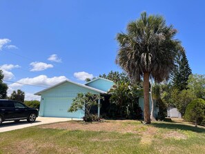 Exterior - Dolphin House: 2 bedroom cottage (Sebastian)