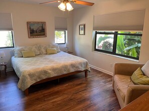 2 bedrooms, iron/ironing board, WiFi, bed sheets - Dolphin House: 2 bedroom cottage (Sebastian)