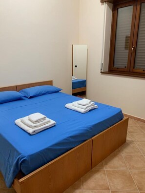 2 chambres, fer et planche à repasser, draps fournis