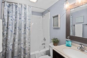 Combined shower/tub, towels, soap, toilet paper - Southwood Shores 71-1D - Newly Renovated Condo, Perfect for Couples! (Lake Ozark)
