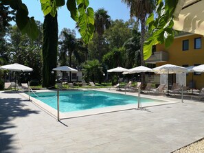 Seasonal outdoor pool, open 9:00 AM to 6:00 PM, pool umbrellas - Oasi Park Hotel (Mascali)