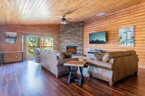 Smart TV, fireplace, table tennis