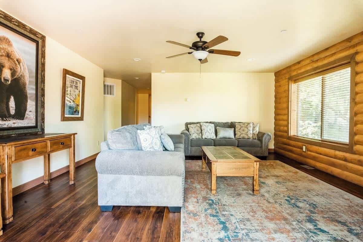 Smart TV, fireplace, offices