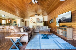 Smart TV, fireplace, ping pong