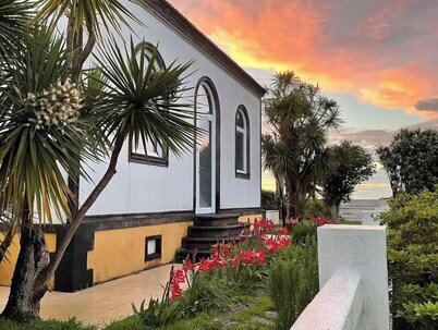 Secular house (T2+1) with stunning views and whirlpool bath
