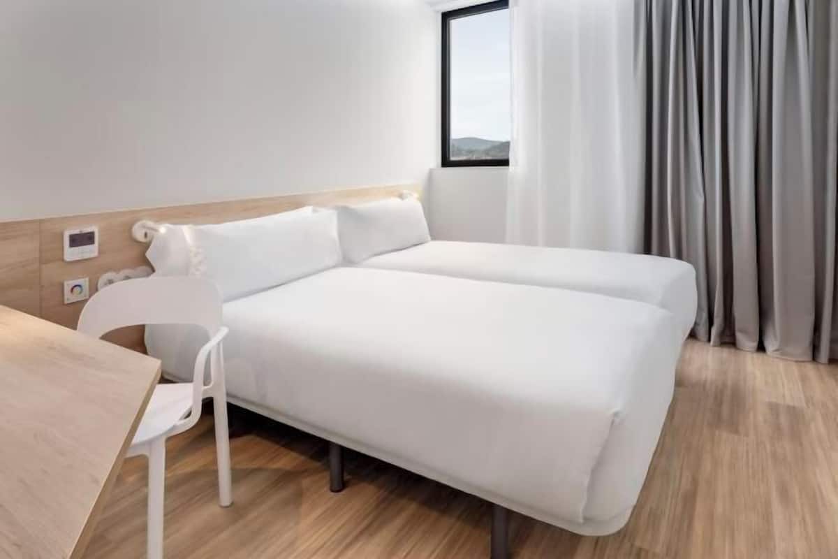 1 habitación, caja de seguridad en la habitación y wifi gratis