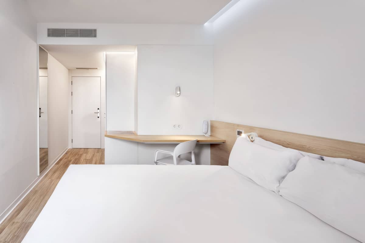 1 bedroom, in-room safe, free WiFi