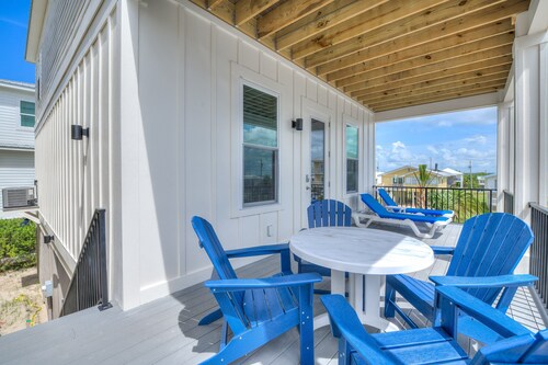 Beachy Keen: 4BR Gulfview Beauty. Heated Pool. Easy beach access too!