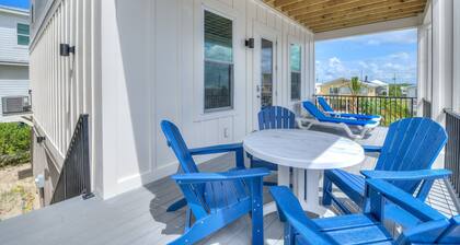Beachy Keen: 4BR Gulfview Beauty. Heated Pool. Easy beach access too!