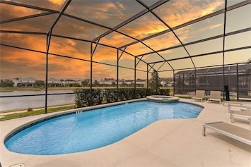 Pool Heat and Jacuzzi - Additional fee listed on description
