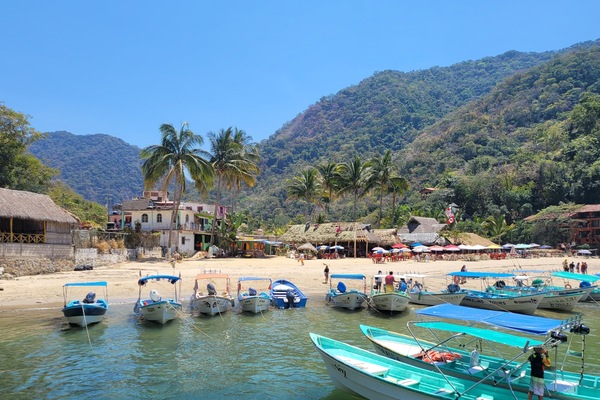 Platja a a prop, gandules de platja i tovalloles de platja