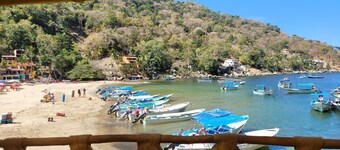 2/3Private Riverfront House-ocean/mountain view-Private Roof-3 min walk to beach