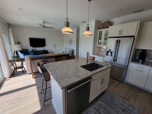 2 bedrooms - Indian Bayou Lake House 2 (Fort Myers Beach)