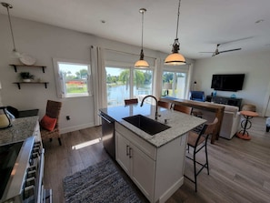 2 bedrooms - Indian Bayou Lake House 2 (Fort Myers Beach)