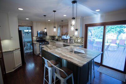 Oasis at Avalon Lakes - Hot Tub -  Gas Fire Pit -  Outdoor livingroom w/gas fire