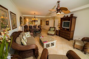 Departamento | 3 habitaciones y tabla de planchar con plancha 