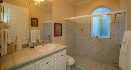 Colina 5E 2 bdr 2 Bath