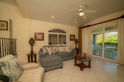 Colina 5E 2 bdr 2 Bath