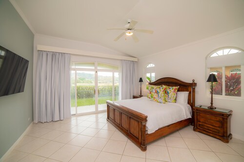 Colina 5E 2 bdr 2 Bath