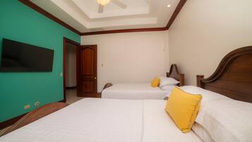Apartment | 3 bedrooms, travel cot, Internet