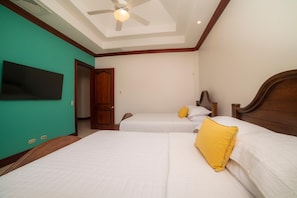 Apartment | 3 bedrooms, travel crib, Internet - Bella Vista 2B 3 Bedr 3 1 2 Bath Pool View (Jacó)