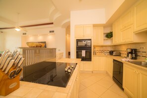 3 bedrooms, travel cot, Internet - Bella Vista 2B 3 Bedr 3 1 2 Bath Pool View (Jacó)