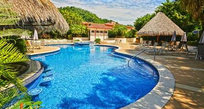 Colina 9E 2 bdr 2 Bath Family