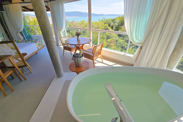 Master Suite Sea View | Dypt badekar