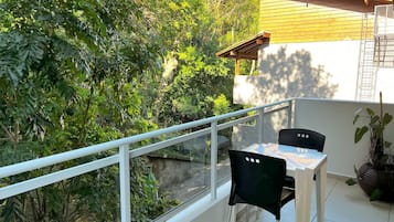 Suite com Varanda | Pemandangan balkon