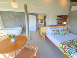 Master Suite Sea View | In-room safe, blackout drapes, free WiFi