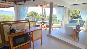 Master Suite Sea View | Cofres nos quartos, cortinas blackout, Wi-Fi de cortesia
