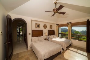 House | 5 bedrooms - Casa Puesta del Sol in Herradura (Jacó)