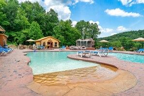 Unclassified image, 3 of 47, button - Perfect for Girls Trips! 4 Suites & Amazing Pool! (Gatlinburg)