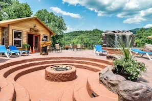 Unclassified image, 4 of 47, button - Perfect for Girls Trips! 4 Suites & Amazing Pool! (Gatlinburg)