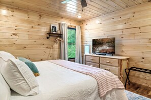 4 bedrooms, iron/ironing board, travel cot, free WiFi