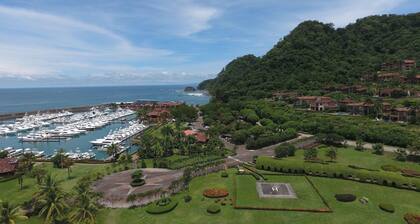 Casa Patron 6 bdr Private Home With Pool and Game Room