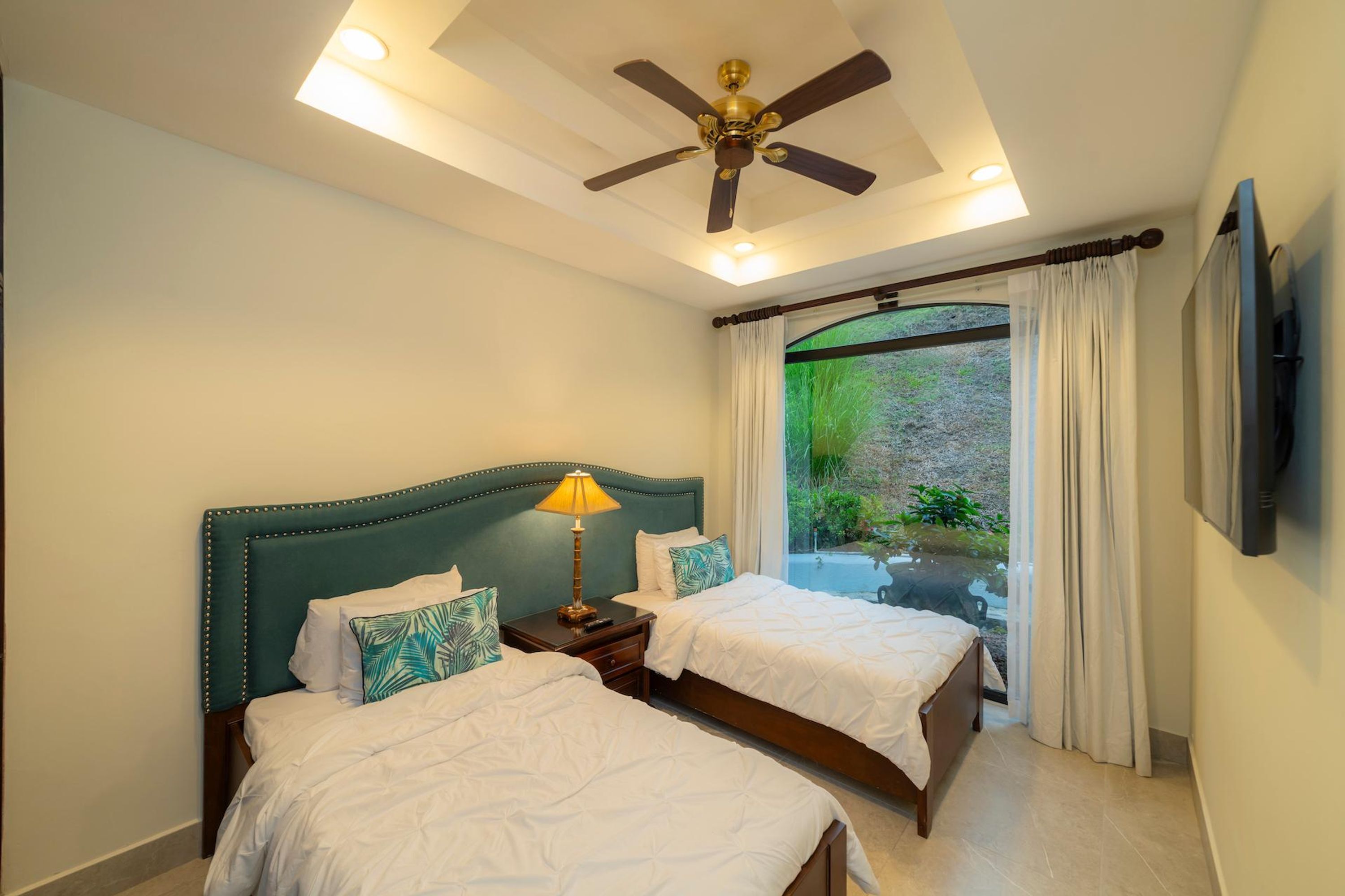 House | 6 bedrooms, Internet