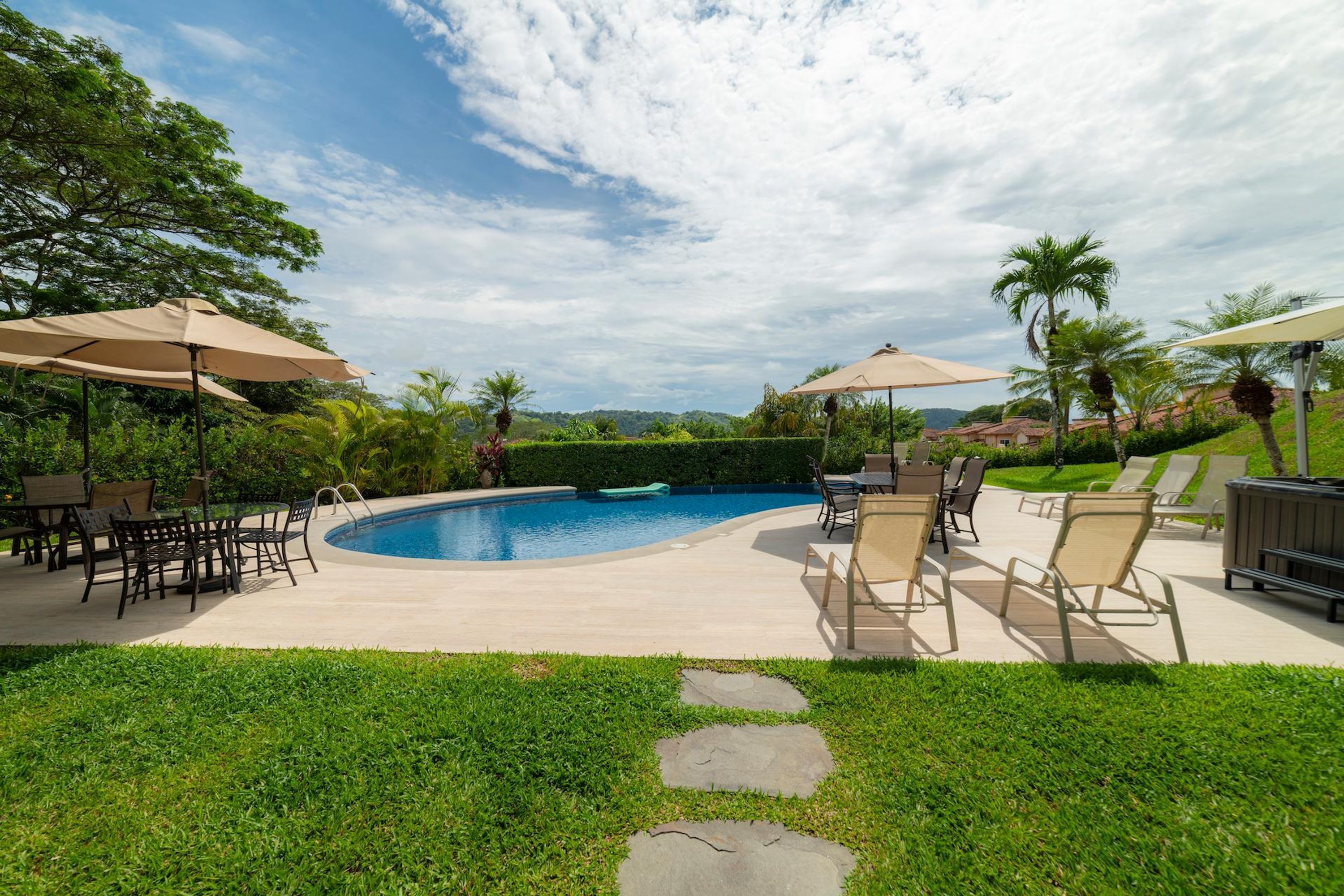 House | 6 bedrooms, Internet