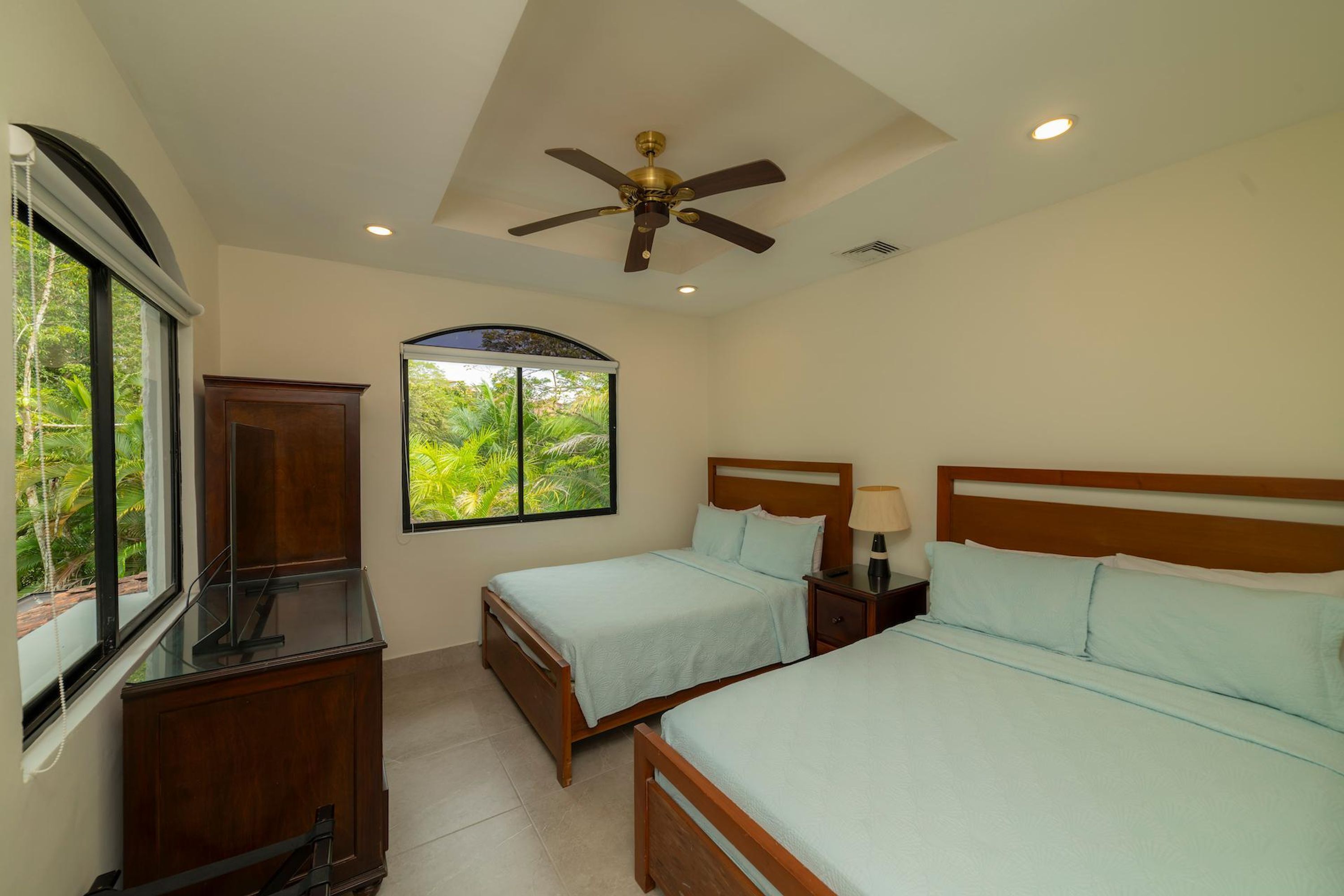 Rumah | 6 kamar tidur dan internet