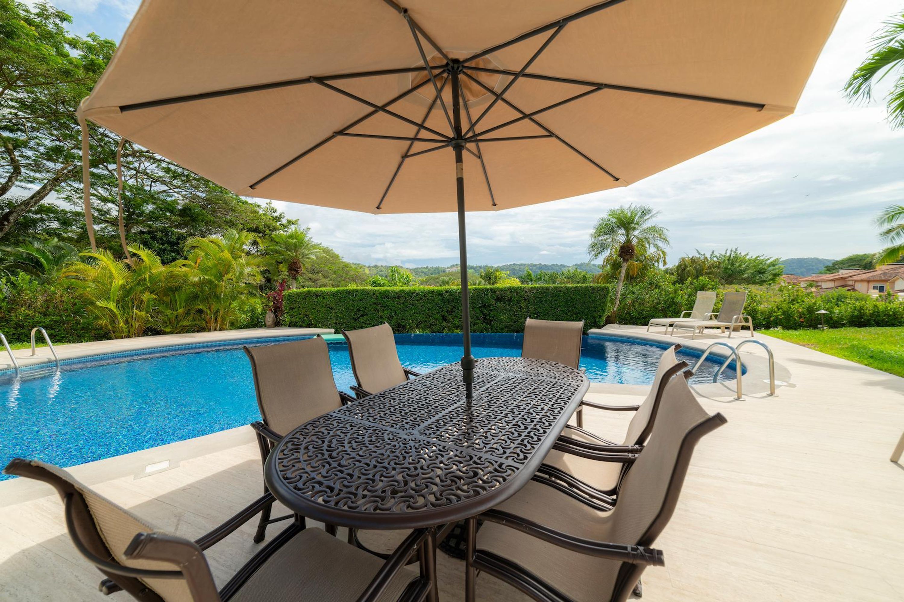 Hus | 6 soverom og internett