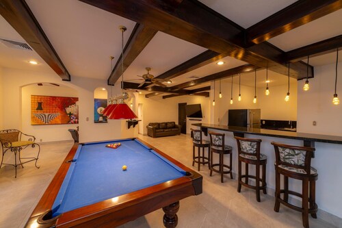 Casa Patron 6 bdr Private Home With Pool and Game Room