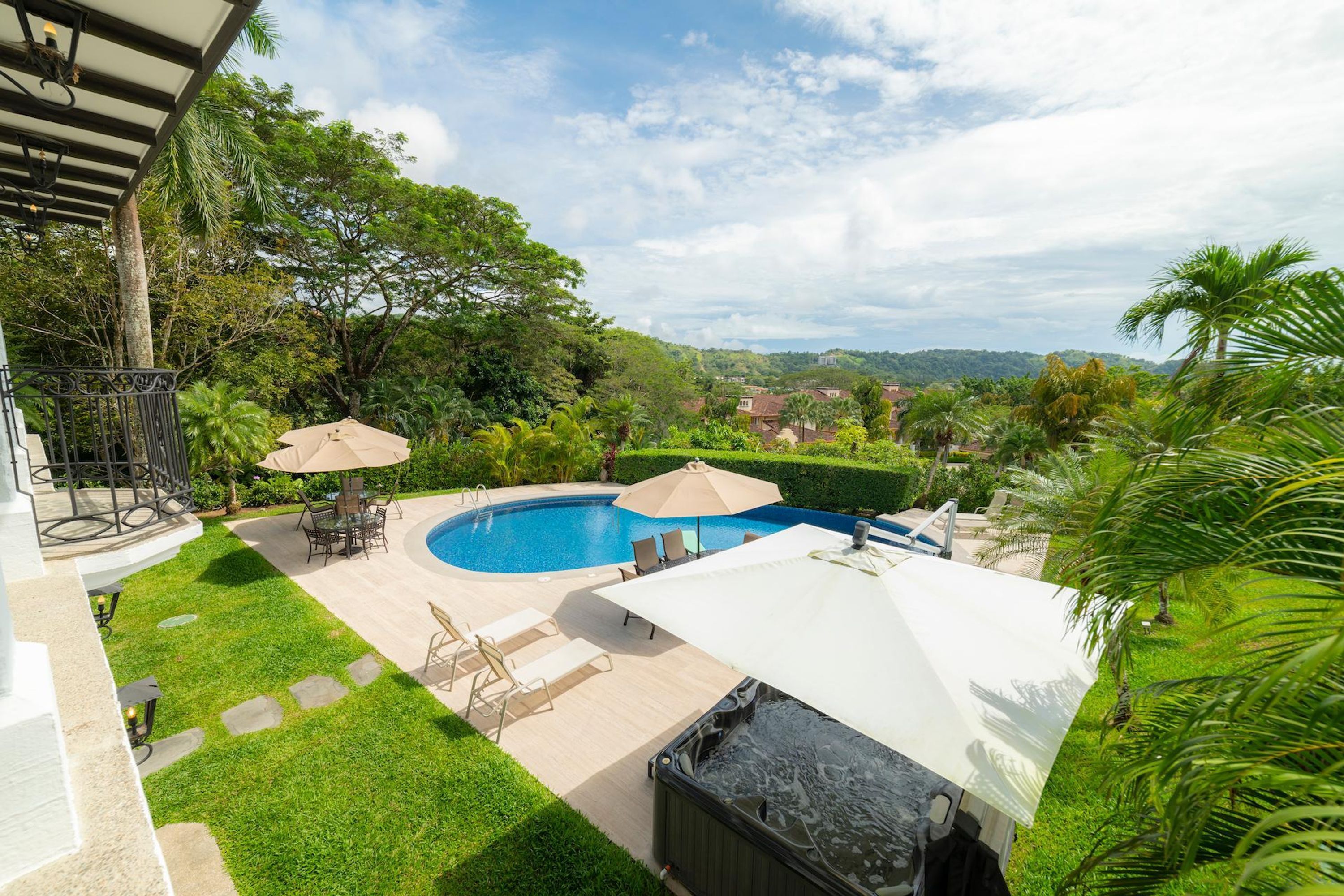 House | 6 bilik tidur, Internet 