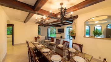 House | 6 bedrooms, Internet