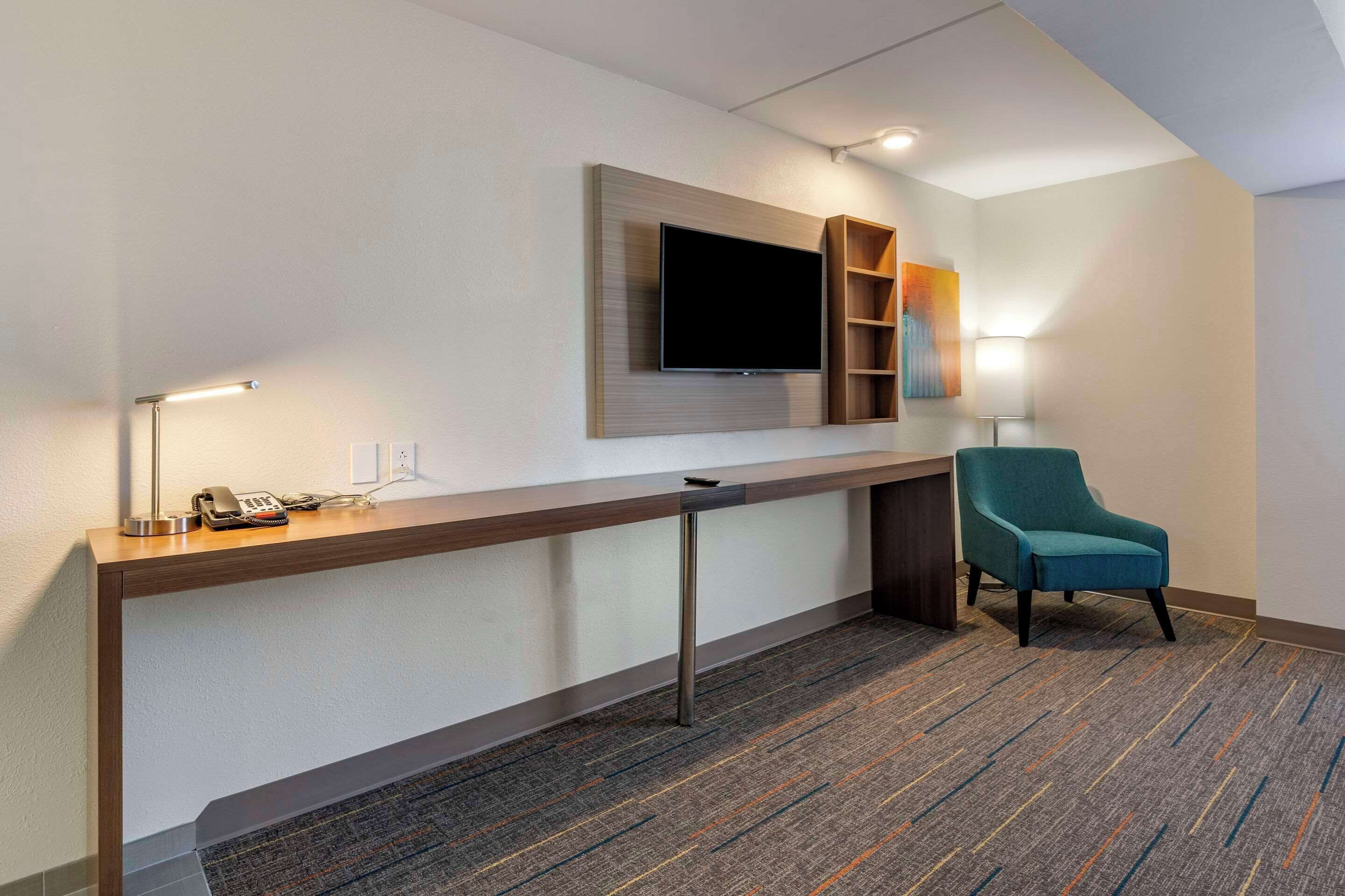 suite, 2 double beds, non smoking | pillow-top beds, desk, free wifi, bed sheets