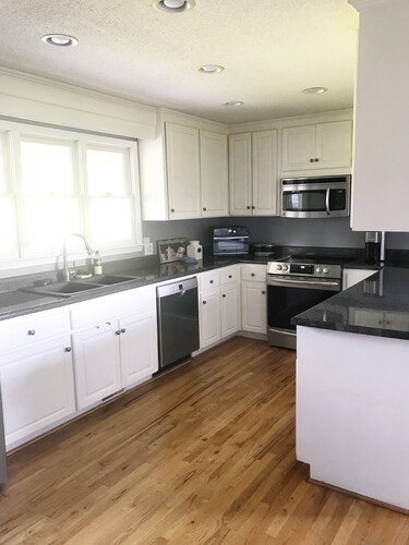 Peaceful Country Retreat just minutes from Laurens Town Square