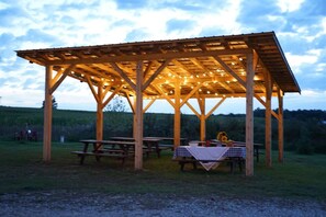 Outdoor dining - Cabin #11 -The Cadillac (Cadillac)