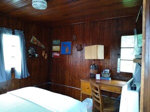 1 bedroom, desk, WiFi, bed sheets