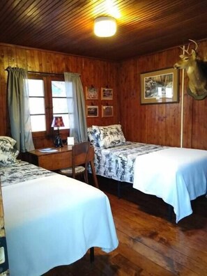 1 Schlafzimmer, Schreibtisch, WLAN, Bettwäsche