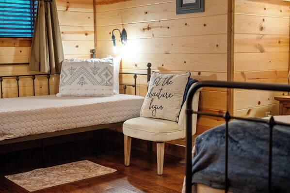 4 bedrooms, free WiFi, bed sheets