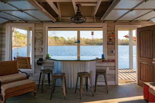 Freeman Farm “Love Shack” Bunkhouse for 5 or 1.